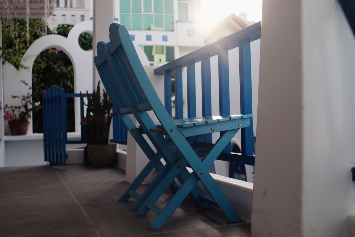DIY Upcycled Furniture: A Beginner's Guide to Painting and Sealing