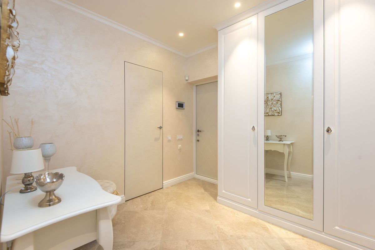 How to Make a Small Hallway Feel Bigger: 10 Practical Ideas